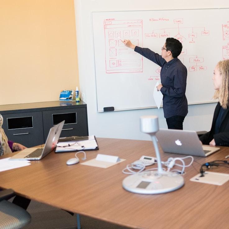 Cooperative mobile app development workflow